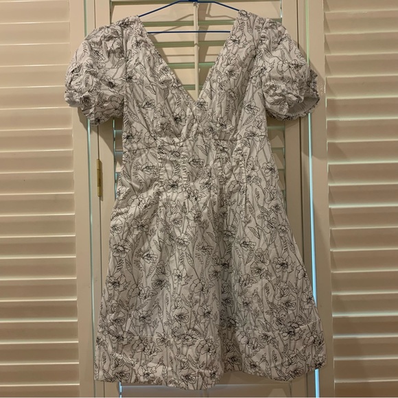 Club Monaco Floral Double V Tie Back Dress - Picture 7 of 11